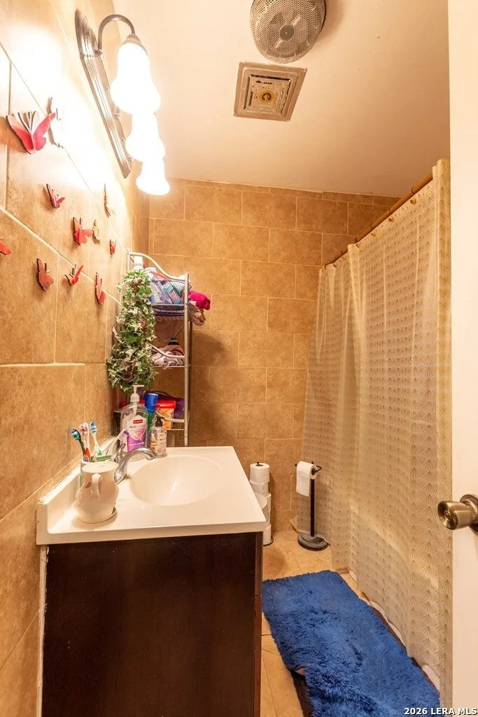 Photo of 546 Blanco