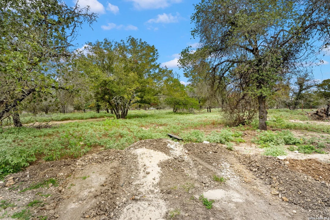 Photo of 1403 MEADOW GLN