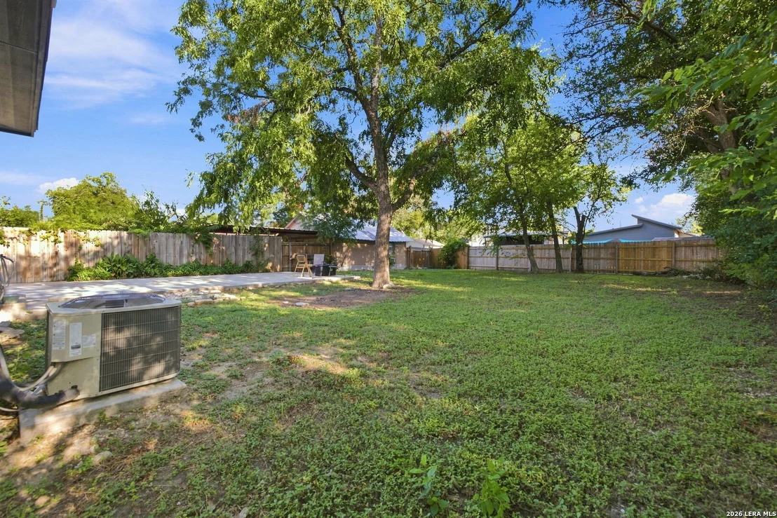 Photo of 212 W Baylor