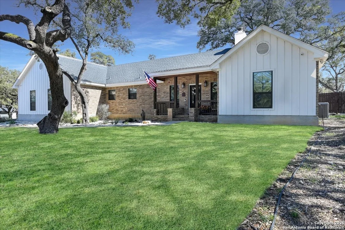 Photo of 6036 Circle Oak