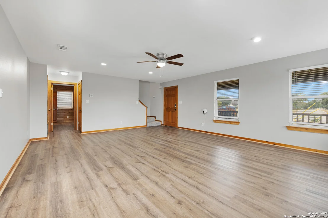 Photo of 105 BROWN SADDLE CIR