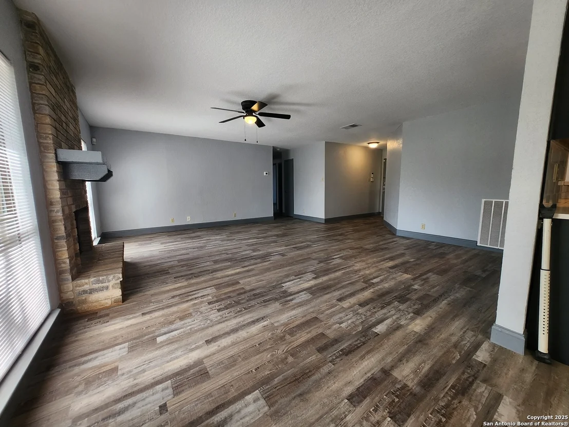 Photo of 918 ROLLING ROCK DR