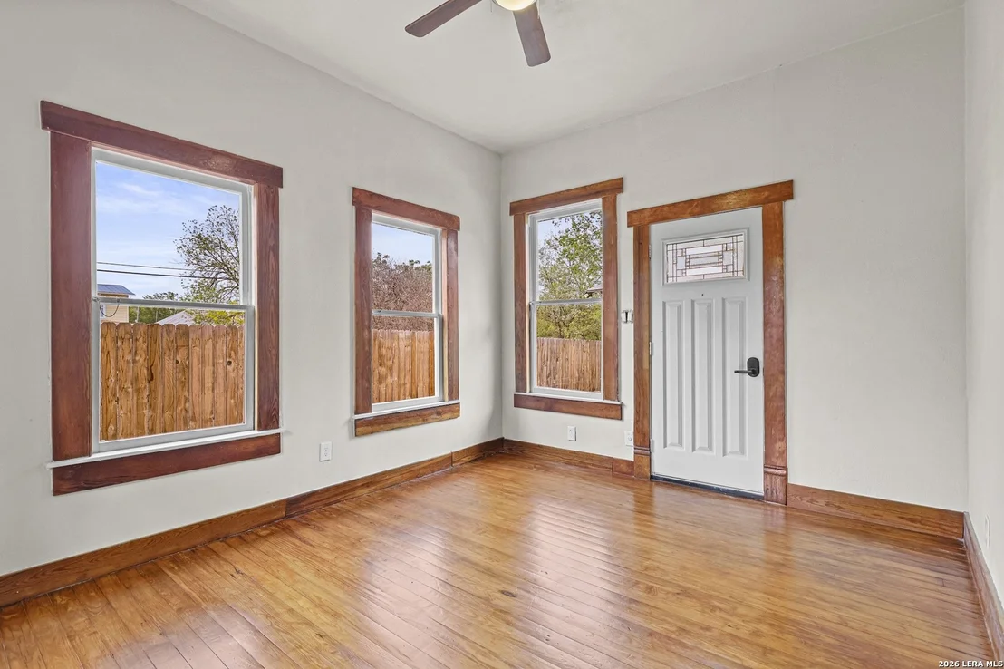 Photo of 235 CORNELL AVE