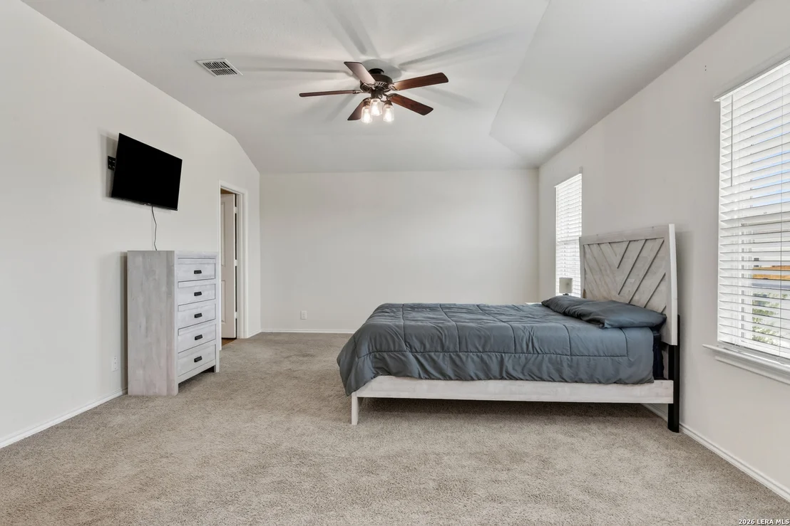 Photo of 469 MIDDLE GREEN LOOP