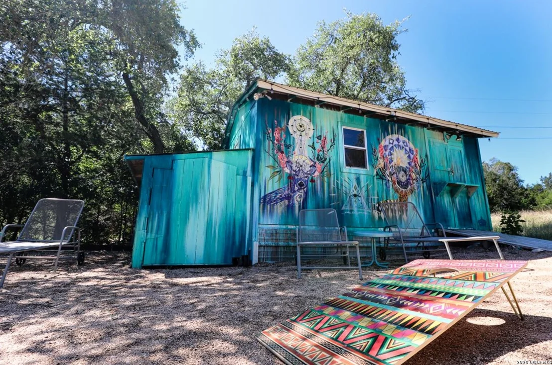 Photo of 810 Oakwood