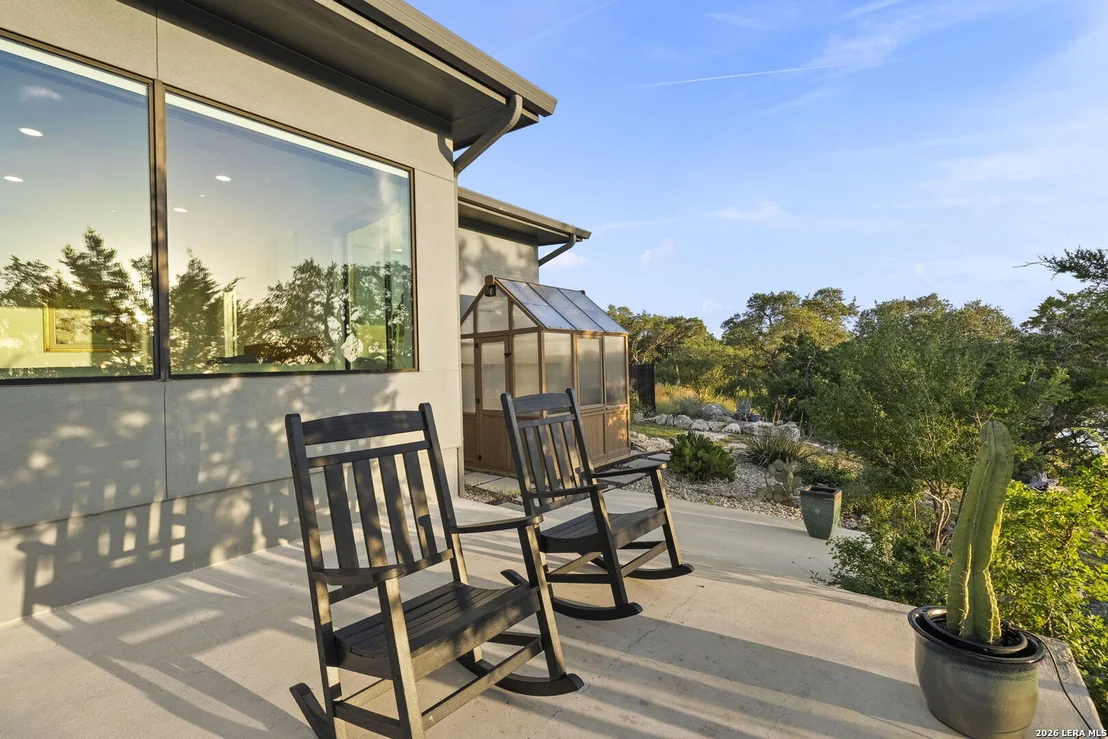 Photo of 352 Arthur Ct