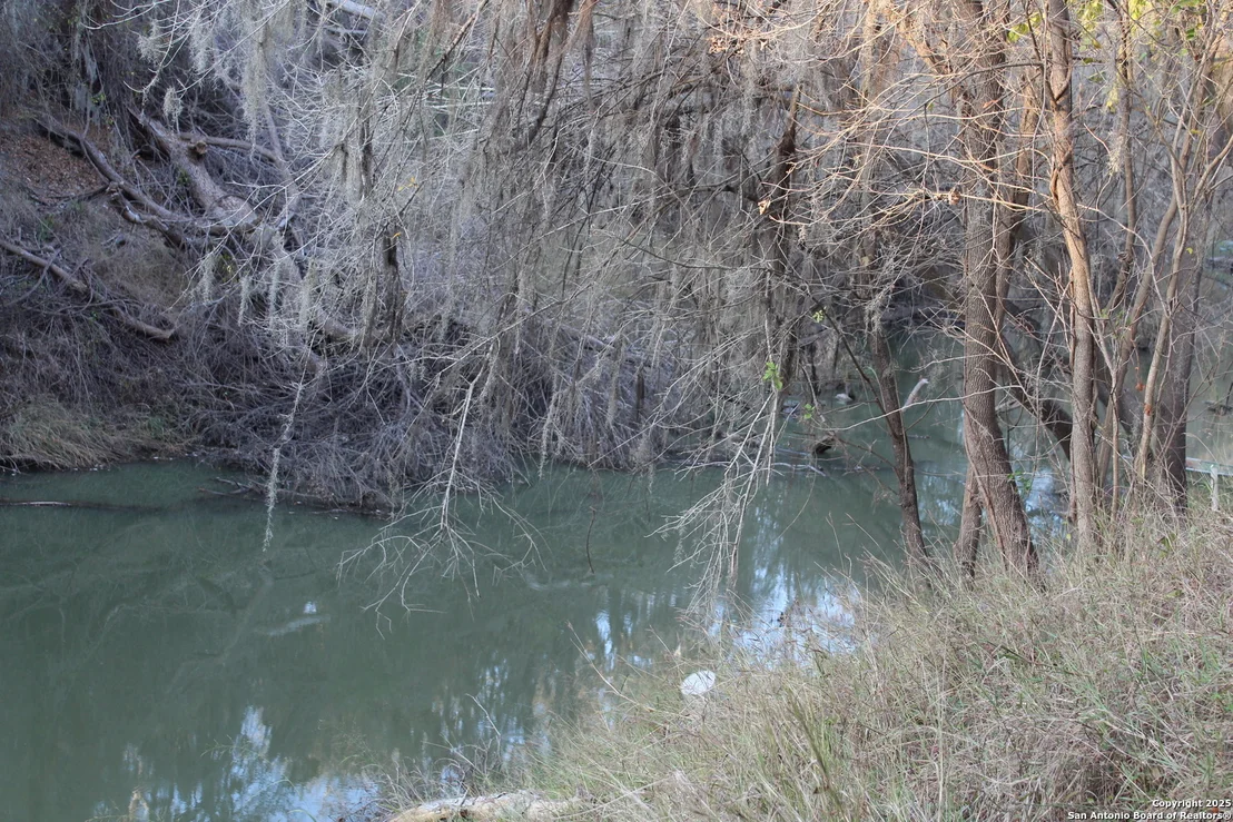 Photo of 123 Choke Canyon Estates