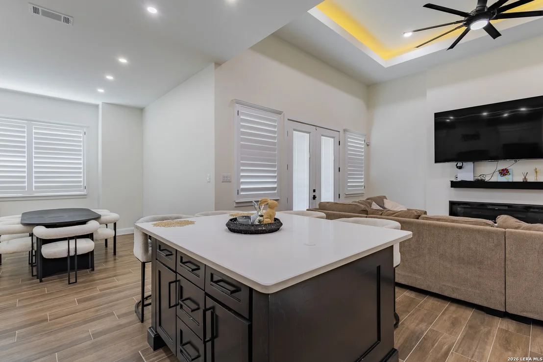 Photo of 709 Encinal Drive