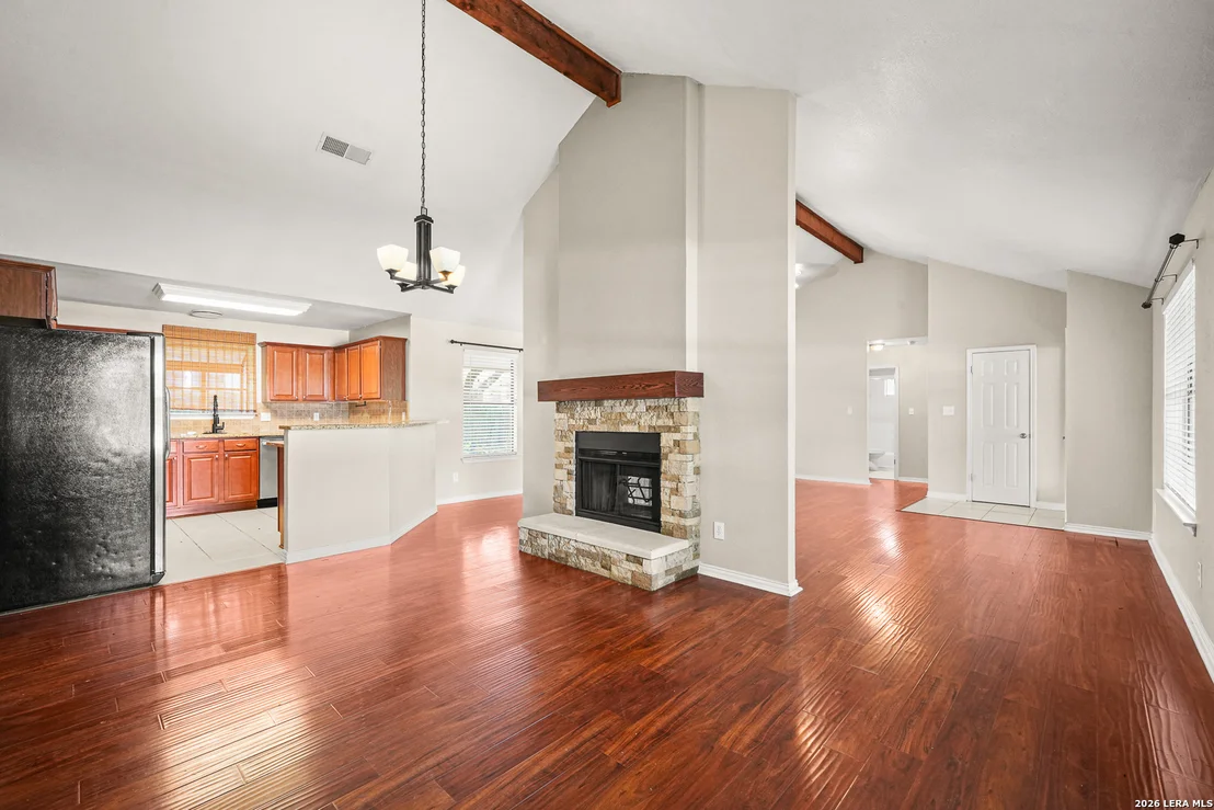 Photo of 1420 DEVIN DR