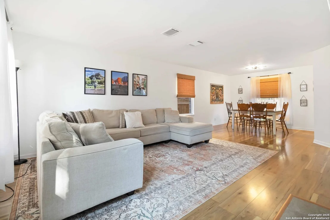 Photo of 9435 Fairpoint