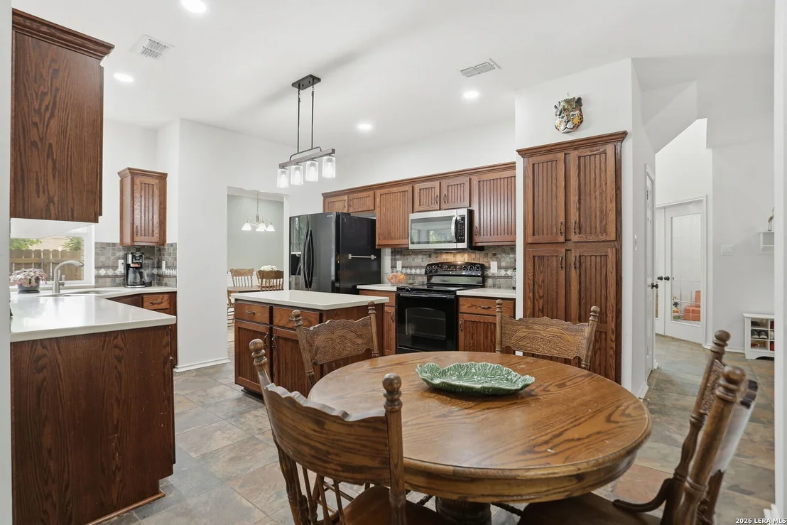 Photo of 21139 Simi Valley Dr