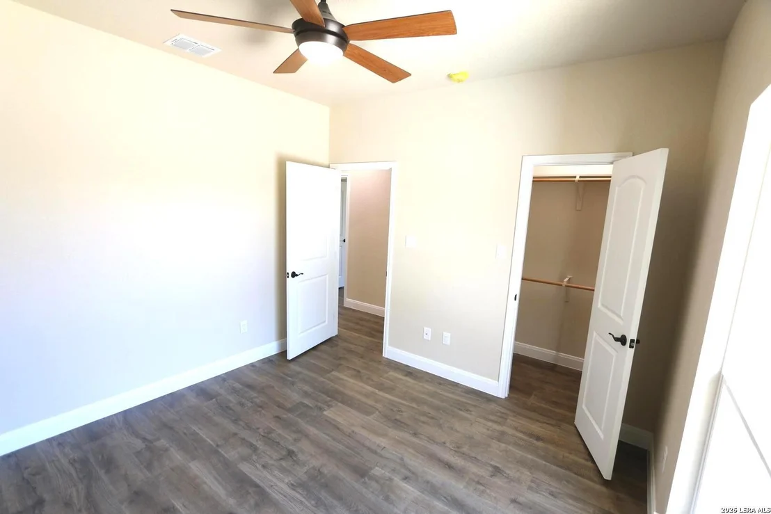 Photo of 193 Oak Fields Dr