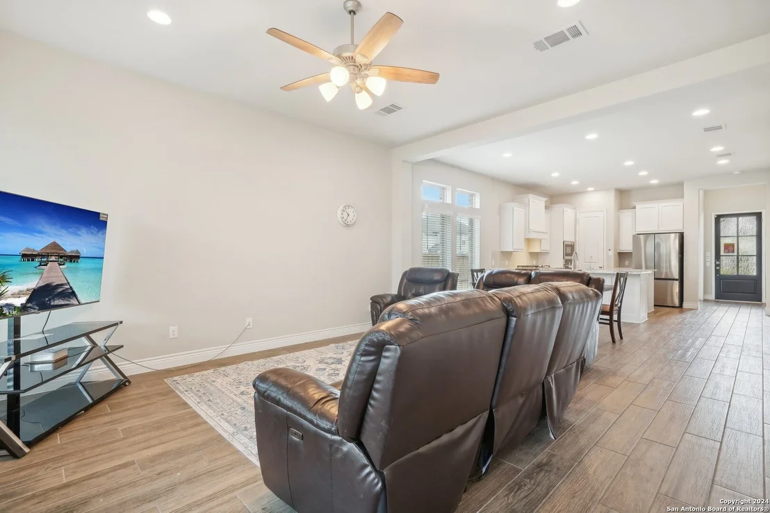 Photo of 1493 Pitcher Bend
