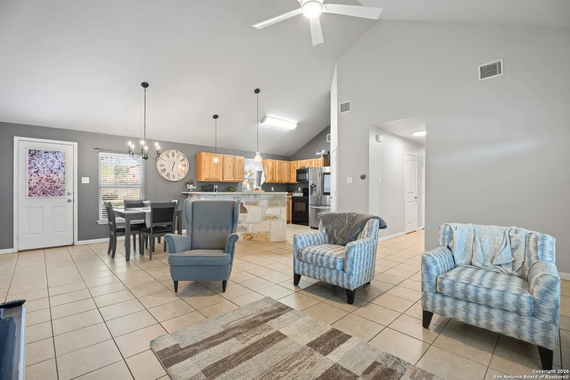 Photo of 1376 Hedgestone