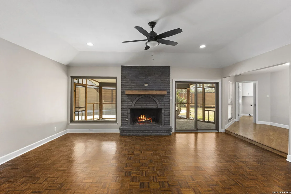 Photo of 1516 Caper