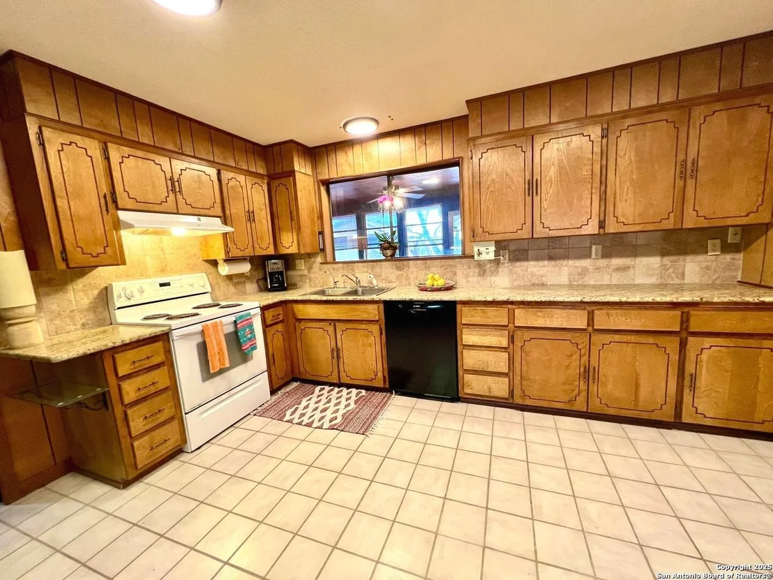 Photo of 433 Fort Clark Rd