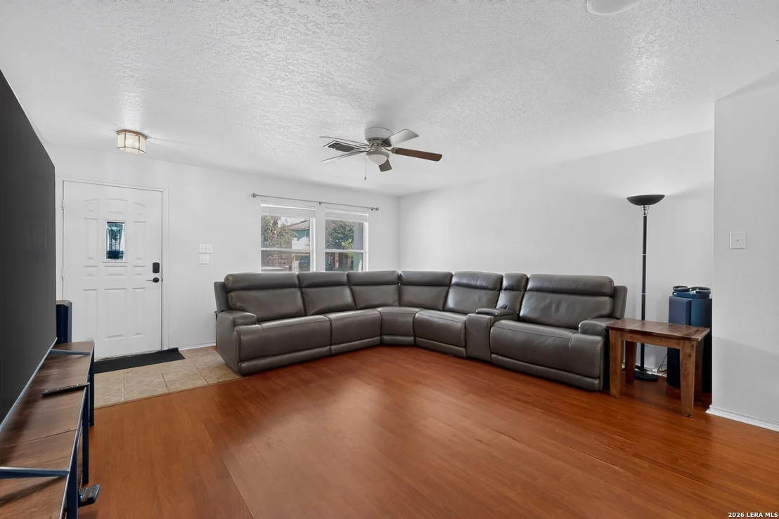 Photo of 633 NORTHGAP DR