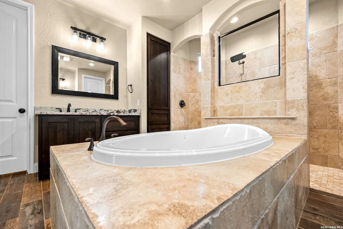 Photo of 1009 Bluebonnet Ln