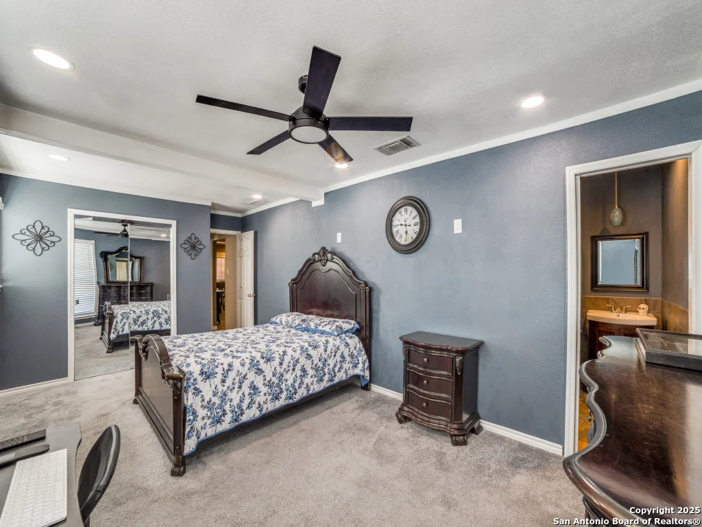 Photo of 6002 Sandwick