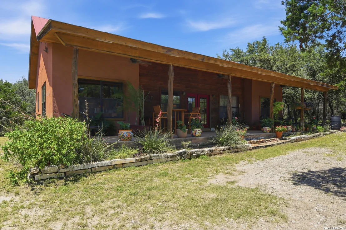 Photo of 423 KAHN RD