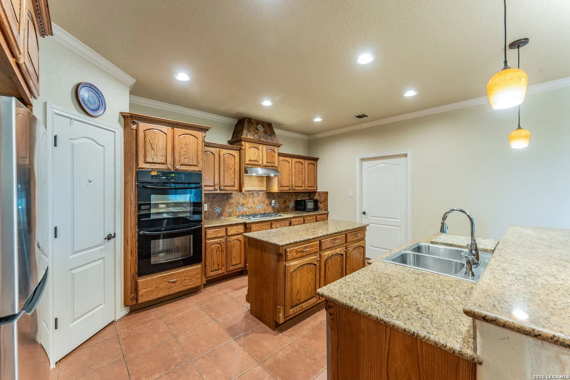 Photo of 810 MOCKINGBIRD LN