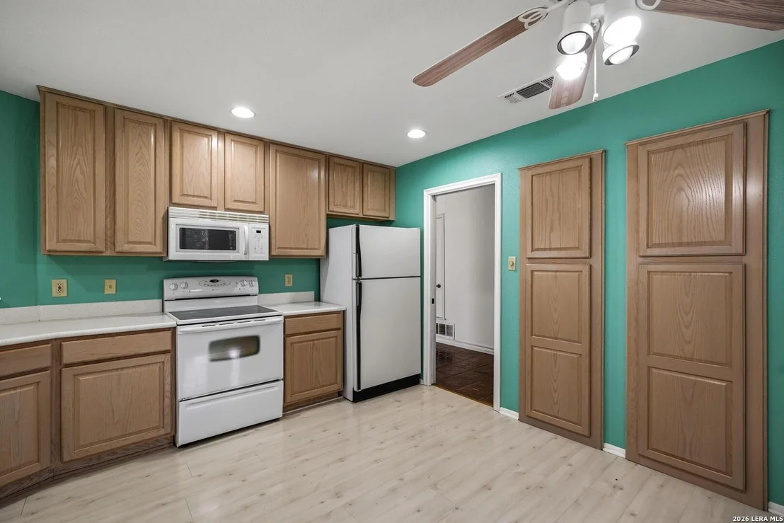 Photo of 3711 HUNTERS CIR