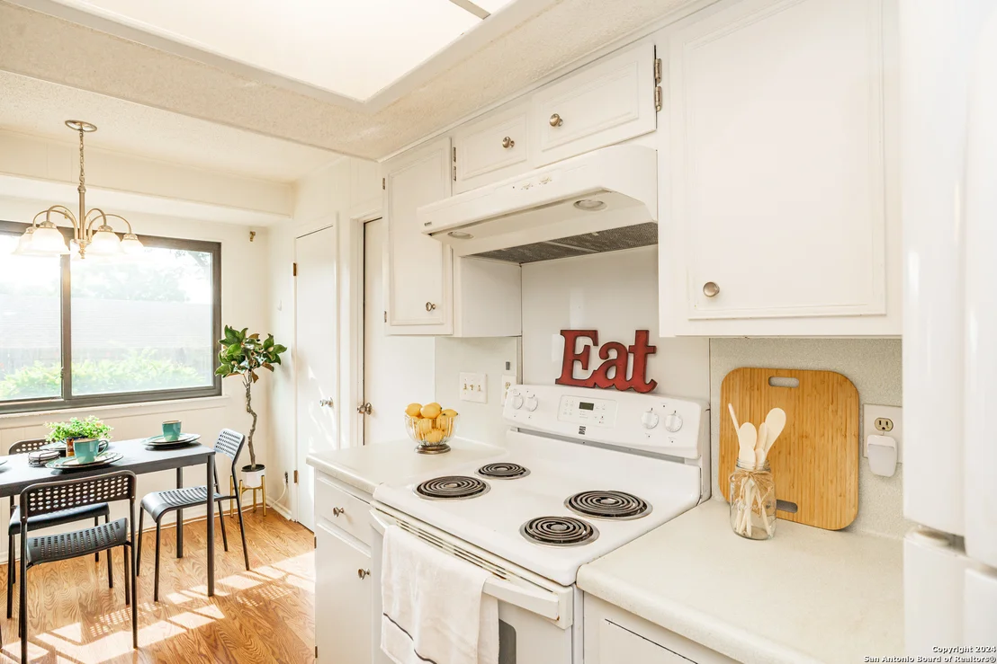 Photo of 6018 GRAND Point