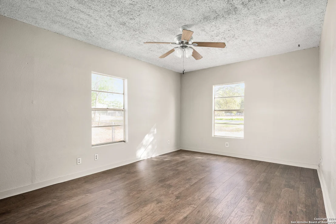 Photo of 412 W COKER AVE
