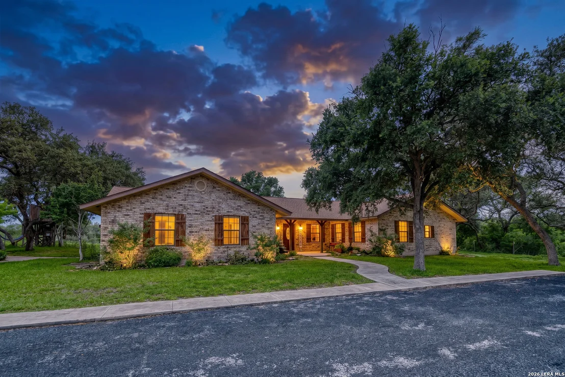 Photo of 335 Sunset Ridge
