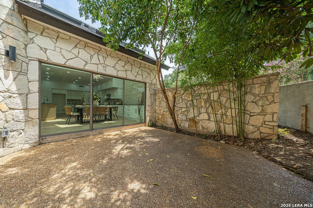 Photo of 206 Bluff Hollow