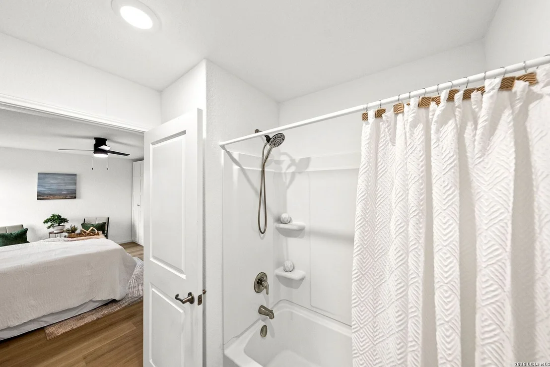 Photo of 822 COOK BND