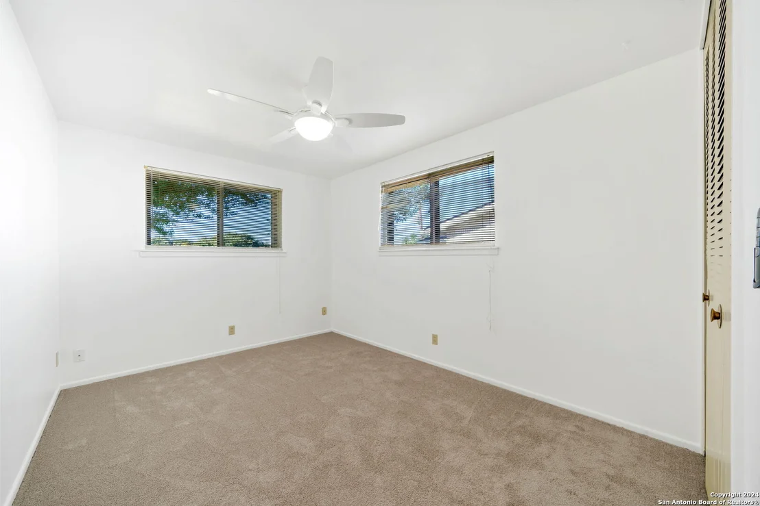 Photo of 835 BOULDER DR
