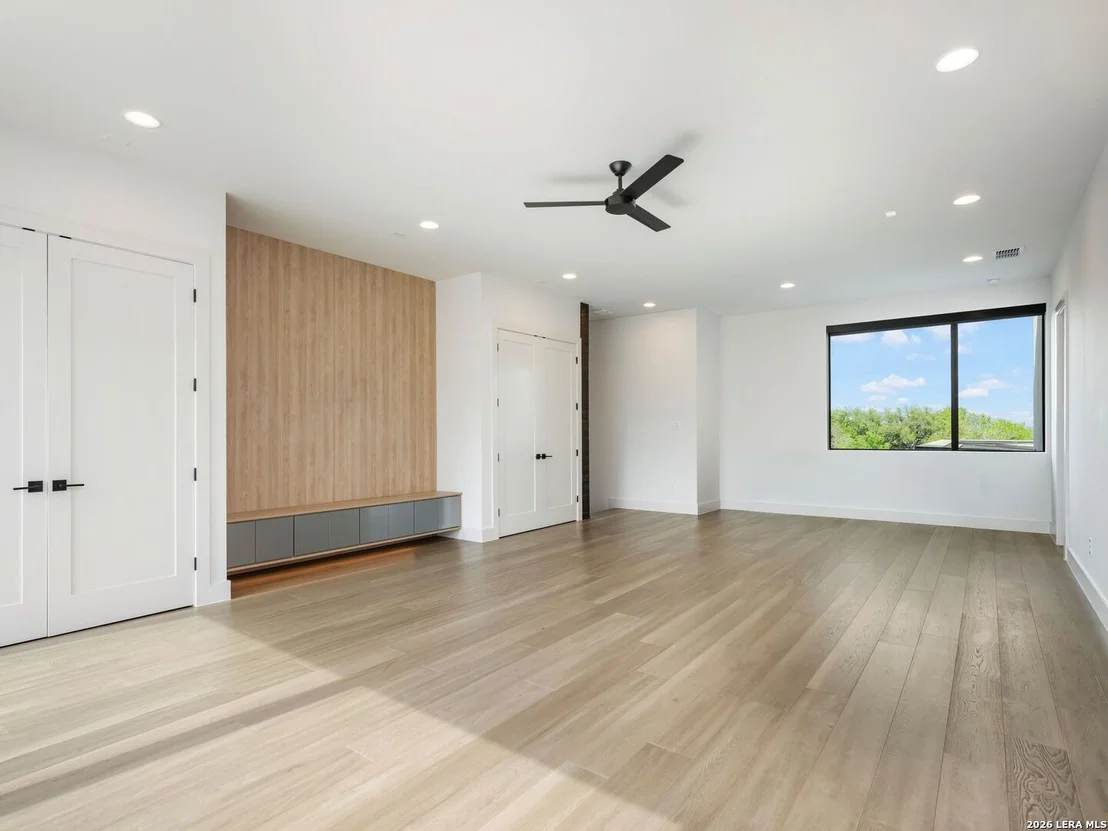 Photo of 211 Wellesley Hill