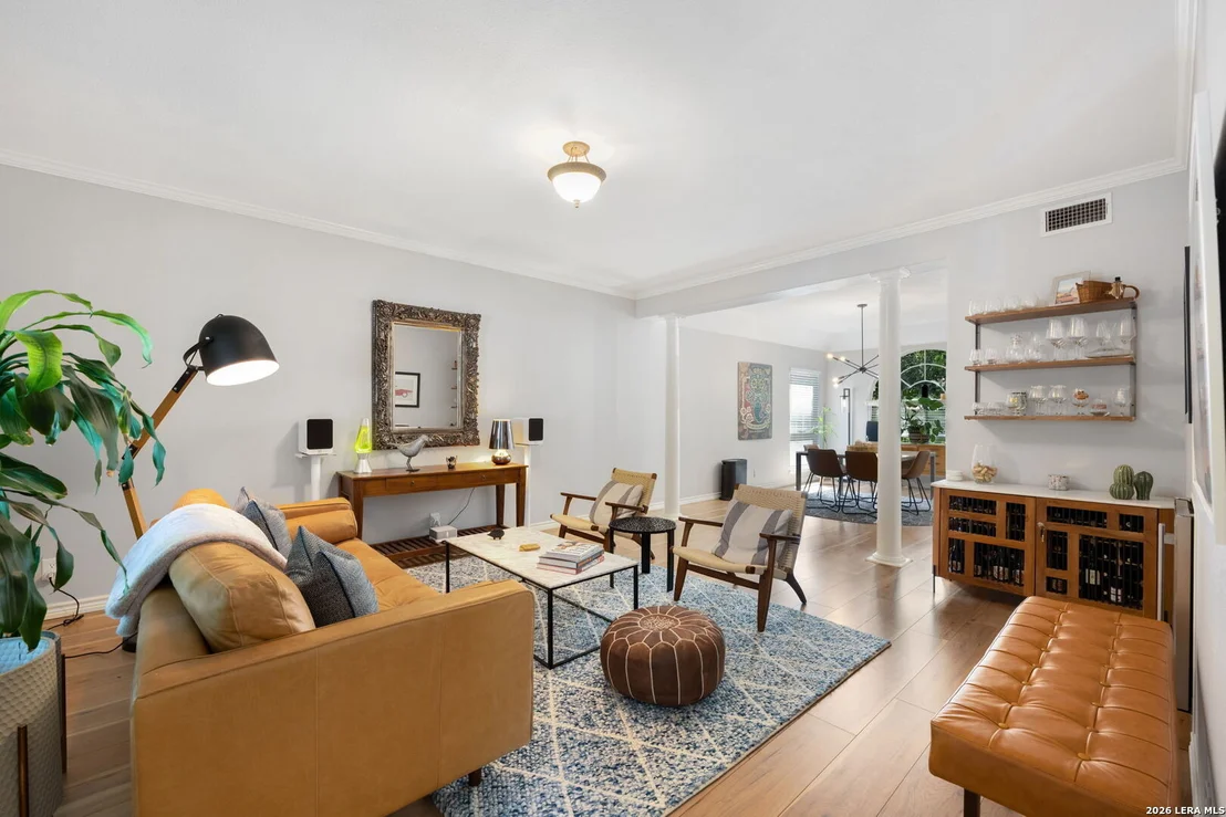 Photo of 15015 OAK BRIAR
