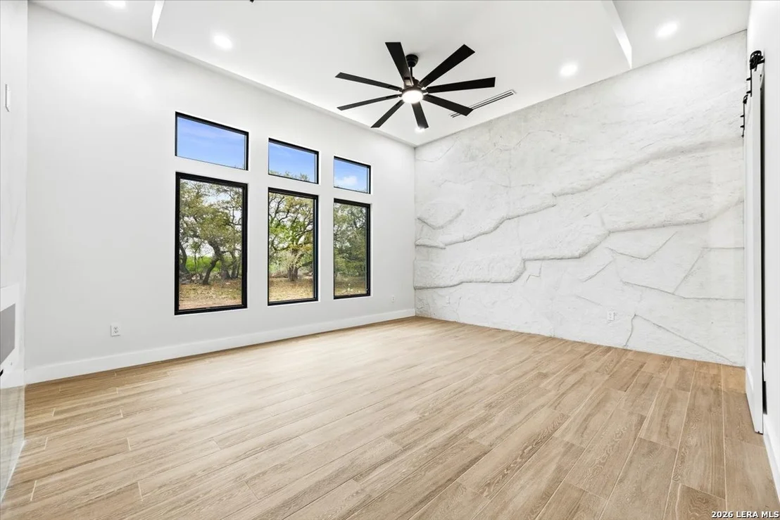 Photo of 577 Private road 3702