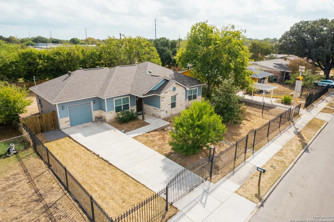 Photo of 1914 RAWHIDE LN