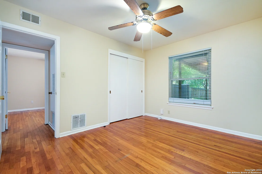 Photo of 1502 VIEWRIDGE DR