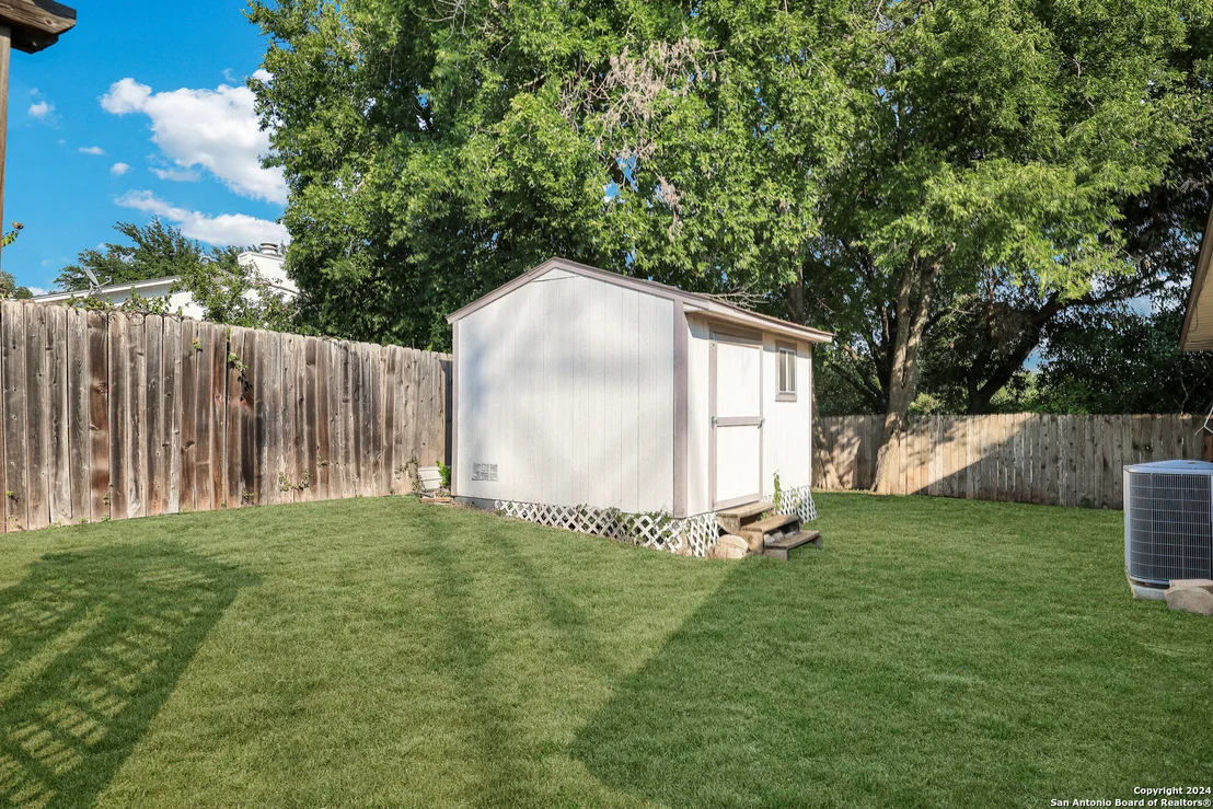 Photo of 10316 ROYAL MEADOWS