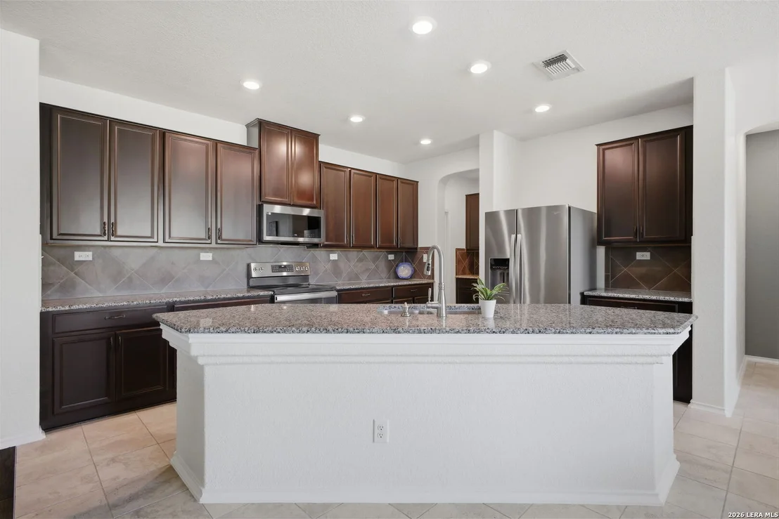 Photo of 20331 Roche Oak