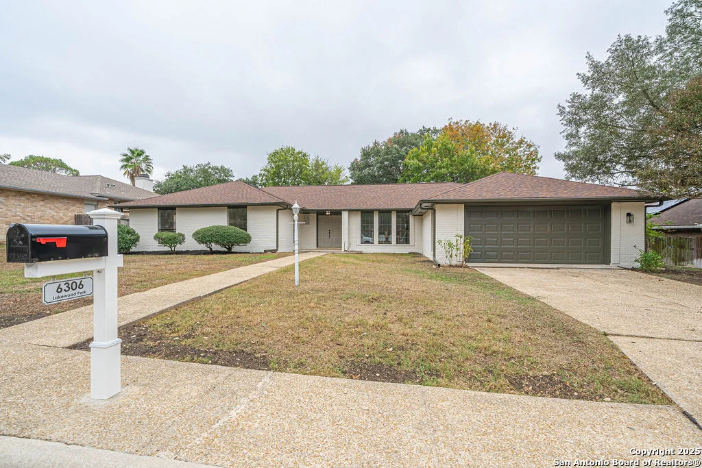 Photo of 6306 Lakewood
