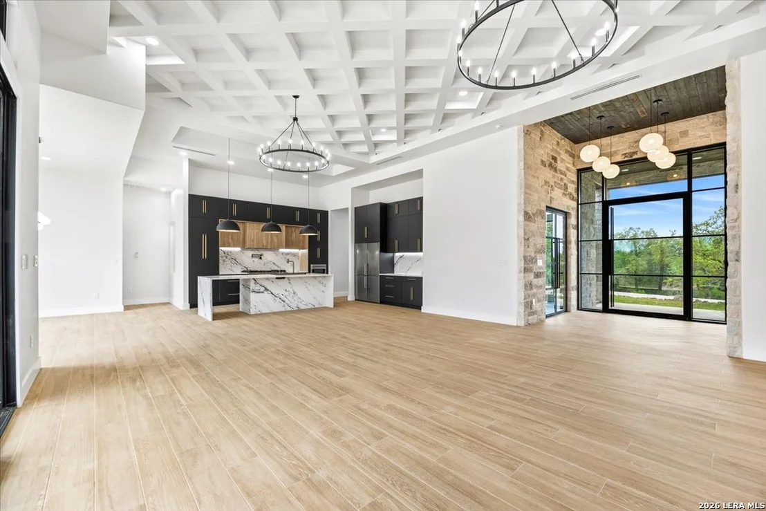 Photo of 577 Private road 3702