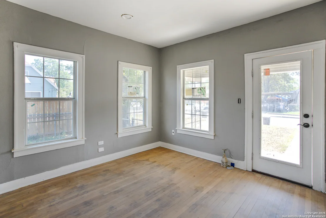 Photo of 923 SACRAMENTO