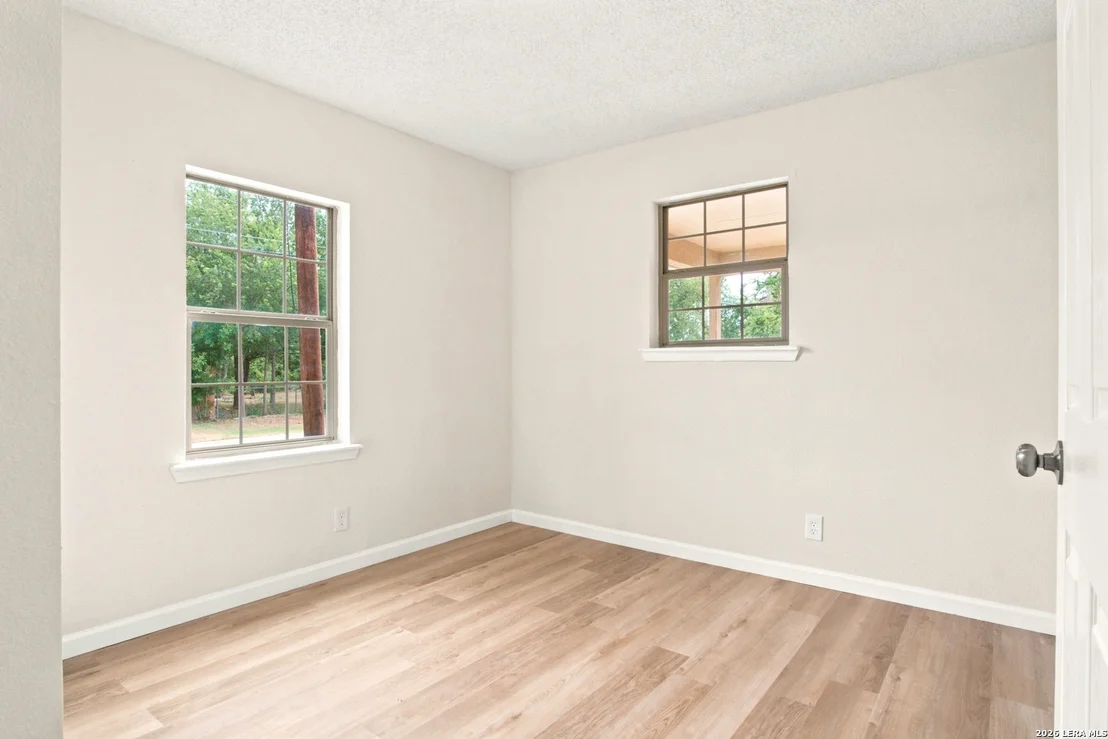 Photo of 438 CRESTHILL RD