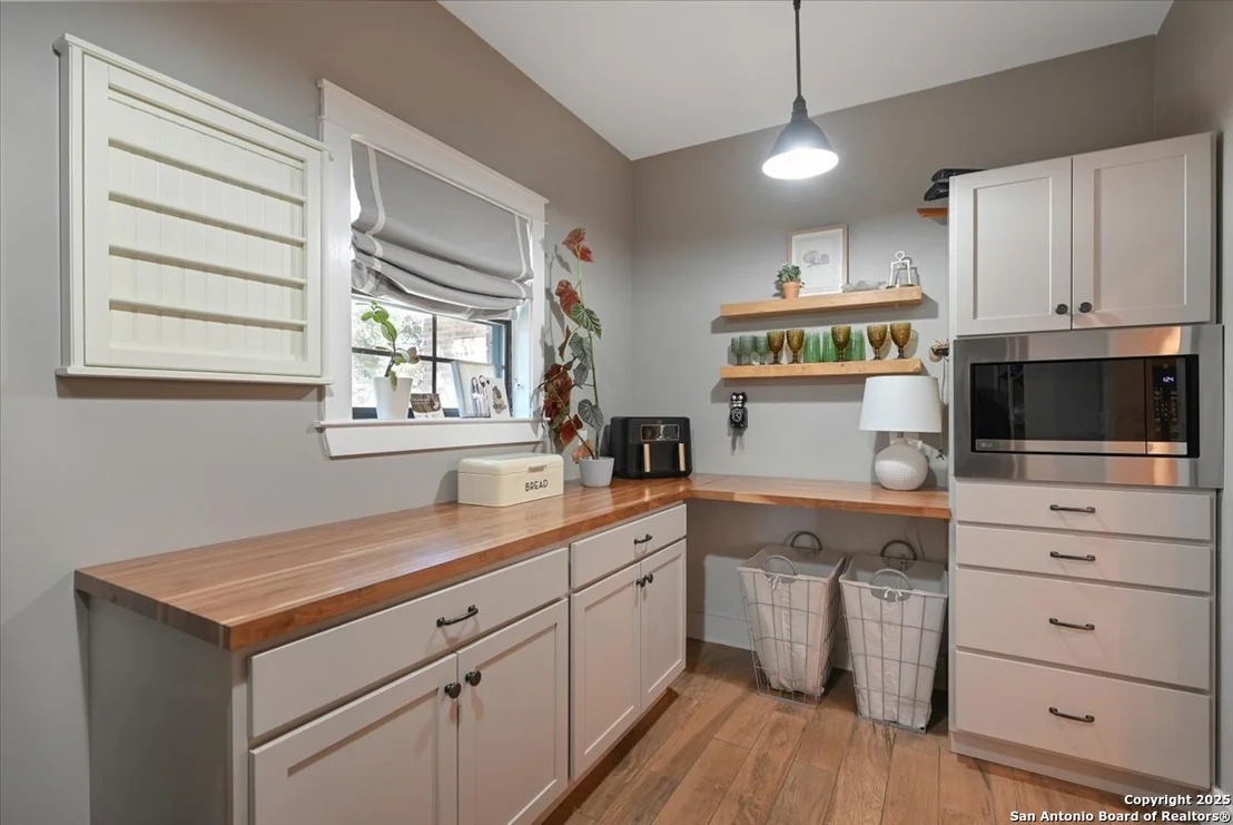 Photo of 6036 Circle Oak
