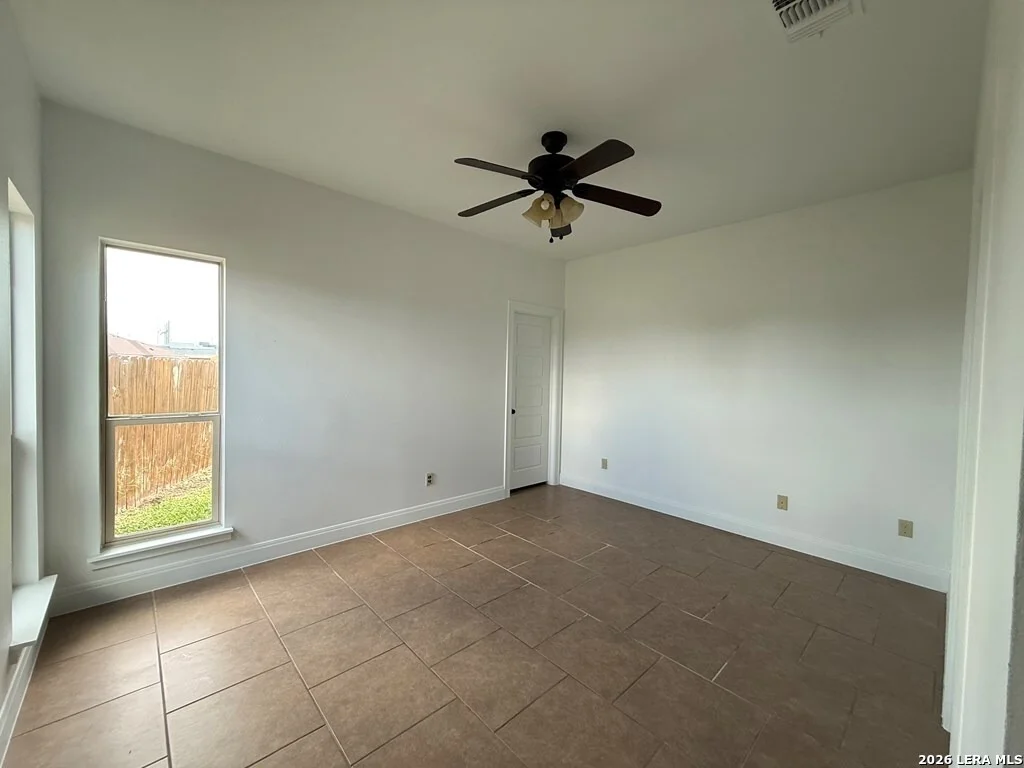 Photo of 2657 OAK MANOR DR