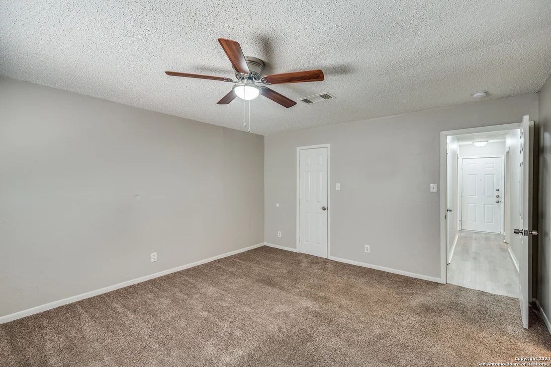 Photo of 8018 ROBBINS GLADE