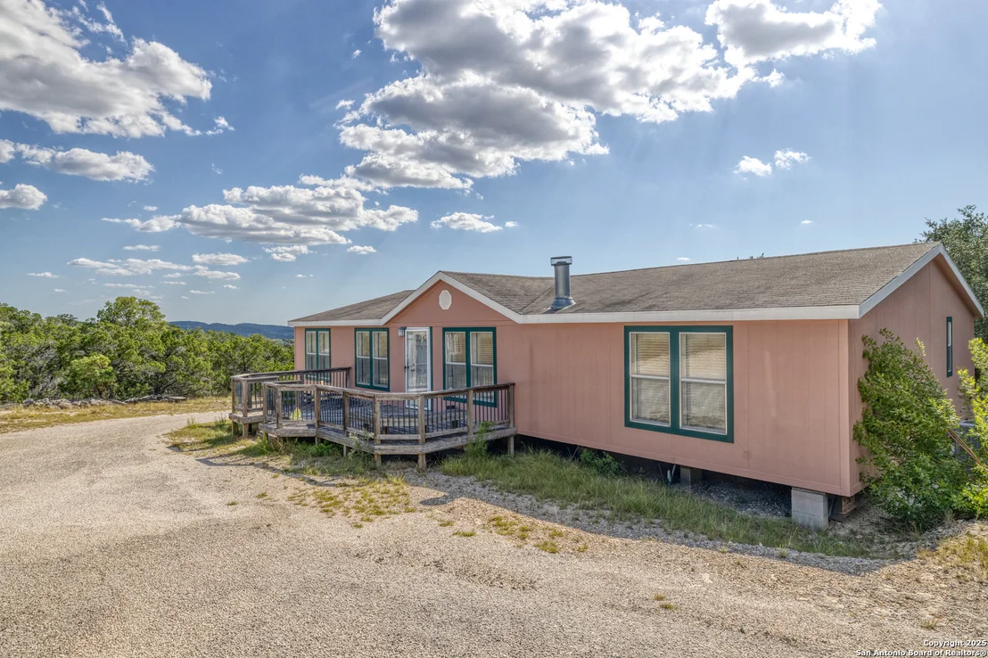 Photo of 632 Ledge Rock