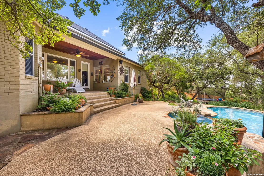 Photo of 1059 Flagstone