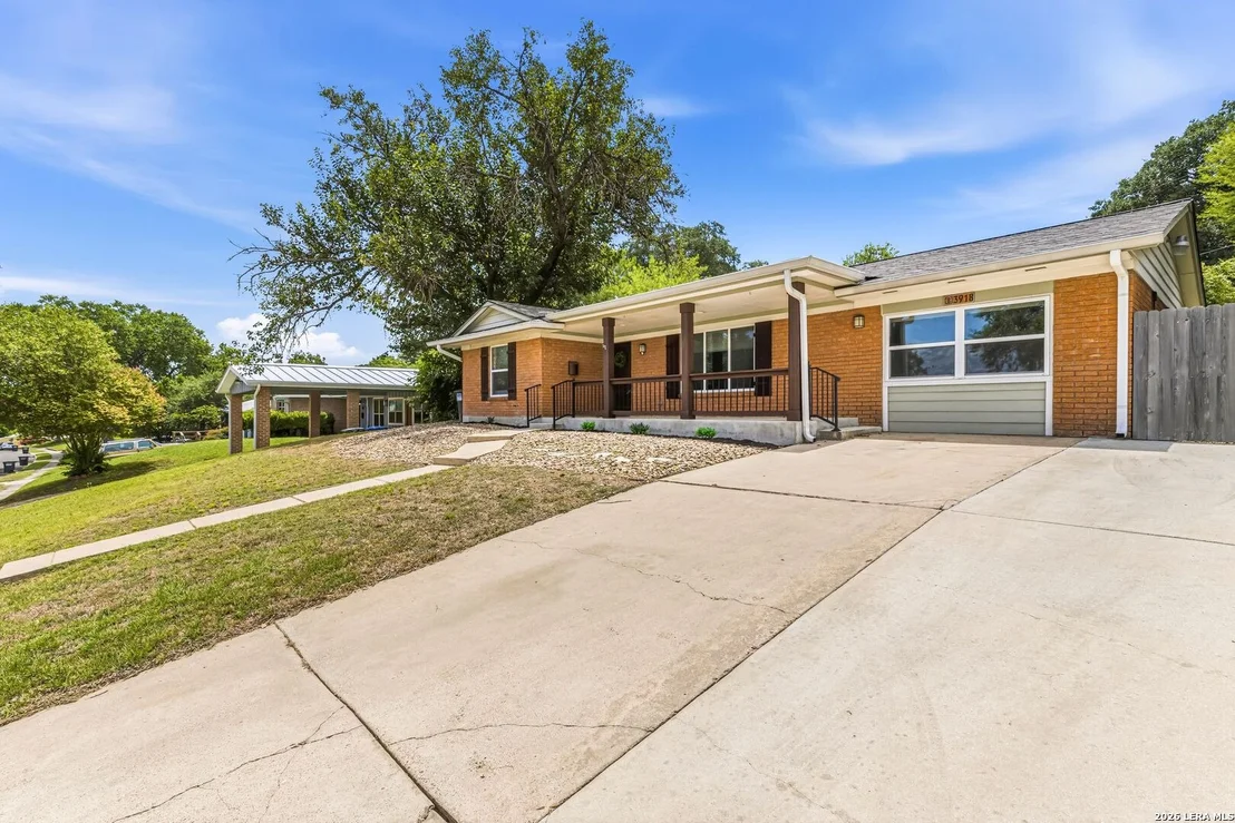 Photo of 3918 OAK TRL
