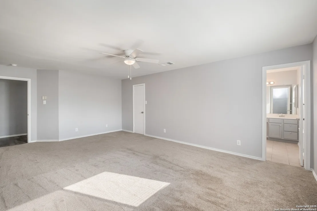 Photo of 7403 Legend Point Dr